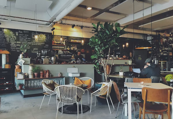 Cafés & Beverage